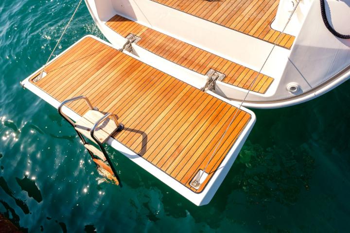 Yacht with wet teak swim deck