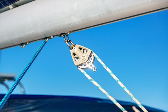 yacht rigging and sailing equipment